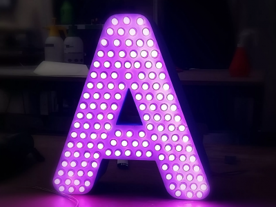 Буквы с пиксельной засветкой